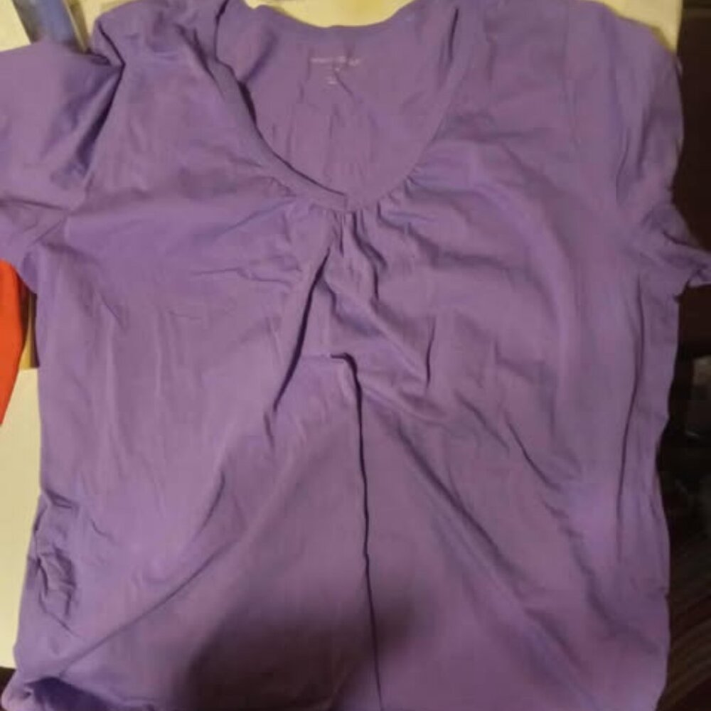 Woman Within 2x t-shirt, v-neck SS, gathers at center front 'v'